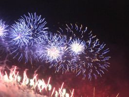 Capodanno e bambini, attenzione a fumi fuochi artificio: l’allarme dei pediatri