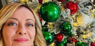 Regalo hi-tech per Meloni a Natale, parlamentari doneranno alla premier un ‘super Pc’