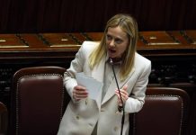 Manovra e pensioni, Meloni: “Norma riscatto della laurea varrà per futuro”