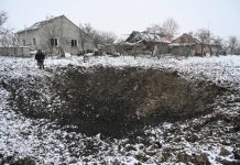 Ucraina-Usa, negoziati finiti a Berlino. La richiesta a Kiev: “Via dal Donbass”