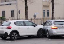 Mantova, incidente tra via Gorizia e via Oslavia: traffico rallentato, rilievi della Polizia Locale
