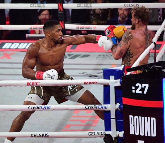 Joshua, incidente in Nigeria: il Suv si schianta, 2 morti