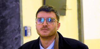 Processo al filosofo Caffo, pena dimezzata a 2 anni in Appello