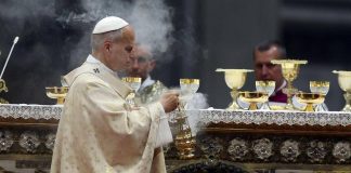 Leone XIV alla messa di Natale: “Come non pensare a Gaza, alle tende esposte al freddo”