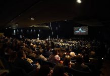 Solidarietà e spettacolo, 1.500 manager a teatro a sostegno associazioni Milano