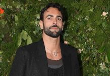 Mengoni versione Grinch, la confessione sui social: “Mi fa schifo il Natale”