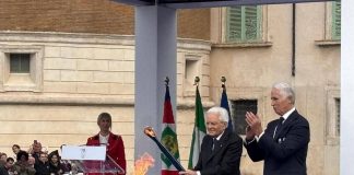 Milano Cortina, Mattarella accende braciere: “Pace è nel dna olimpico, tregua sia rinnovata”