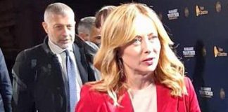 Meloni riceve il premio Thatcher: “Io un soldato al servizio di un’idea”