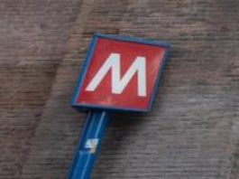 Roma, ragazza denuncia: “Violentata fuori dalla metro”