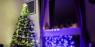 Natale, quanto consumano le luci degli addobbi e come risparmiare