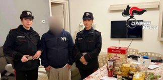 Tenta il suicidio il giorno di Natale: i Carabinieri lo salvano poi condividono il pandoro