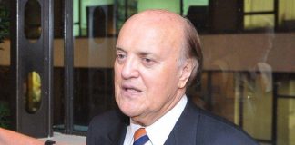 Morto Peter Arnett, il premio Pulitzer per le cronache dal Vietnam aveva 91 anni