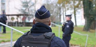 Tre donne accoltellate sulla metro di Parigi. L’aggressore è in fuga