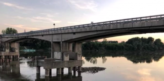 Ponte di San Benedetto Po, navigazione sospesa per la rimozione del vecchio manufatto