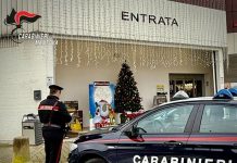 Irregolare sul territorio ruba un paio di scarpe da 130 euro: 23enne denunciato