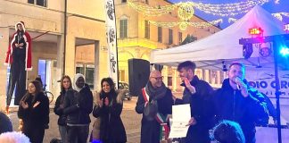 Viadana, grande successo per “Vetrine in Festa”: Caffè Centrale premiato dalla giuria del Sanfelice