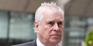 Andrew Mountbatten-Windsor nei file Epstein: nuova foto sdraiato su donne e con Maxwell
