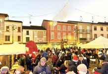 Suzzara, festa in piazza con Santa Lucia e i Babbi Natale: “Un pomeriggio speciale”