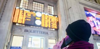 Settimana di scioperi: oggi stop ai voli, domani e sabato ai treni