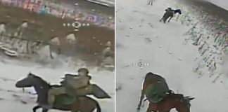 Soldati russi a cavallo, il drone ucraino colpisce