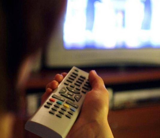 Love Again vince la sfida degli ascolti. Oltre 4.8 milioni di spettatori per La Ruota