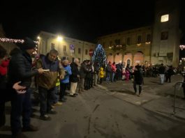 Libri passati di mano in mano: a Bozzolo la biblioteca comunale unisce la comunità