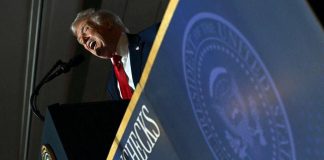 Trump in Pennsylvania, la battaglia per la riconquista del voto: “Dazi vi renderanno più ricchi”