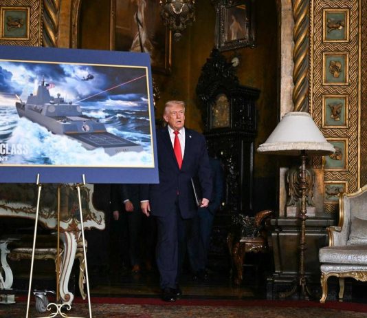 Trump annuncia due nuove navi da guerra “letali” e pensa alla Groenlandia: “Dobbiamo averla”