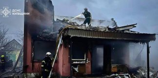 Ucraina-Russia, notte di fuoco su Kiev. Oggi Trump e Zelensky in call con i leader Ue