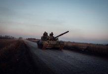 Ucraina, Ue approva blocco asset russi. Italia: “Esplorare alternative”