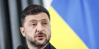 Ucraina, Zelensky: “Pace ma non ad ogni costo”. Usa propongono trilaterale con Kiev e Mosca