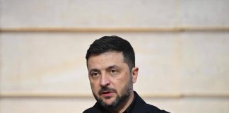 Ucraina, Zelensky vuole la pace: “Sentiti i mediatori Usa”. Domani vede Starmer, Macron e Merz