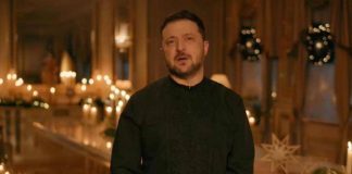 Zelensky, il messaggio di Natale: ‘Possa morire’, la frase (su Putin?) fa discutere