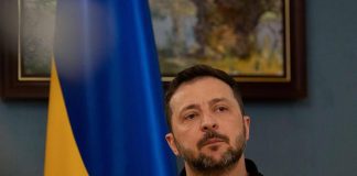 Ucraina, Zelensky a Parigi da Macron. Negoziati Miami incentrati su definizione confine