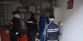 Operazione all’alba ai “Cinque Continenti”, cocaina lanciata dalla finestra e droga in cantina