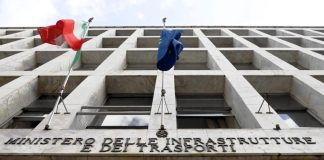 Mit “Nessun commissariamento dei porti italiani”
