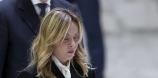 Premier Meloni visita il cimitero di Seul “Fianco a fianco per libertà e pace”