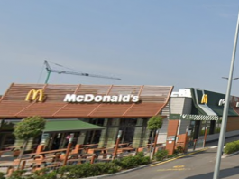 Asola, aggressione al McDonald’s: il sindaco Romanelli: “No al falso buonismo, chi sbaglia paghi”