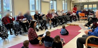 Gonzaga, bambini del nido “Girotondo” in visita alla Rsa “I Tulipani” per gli auguri