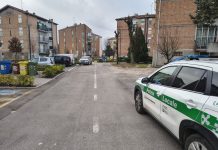 Investito e incastrato sotto un pick up: anziano liberato dai Vigili del fuoco. Ricoverato