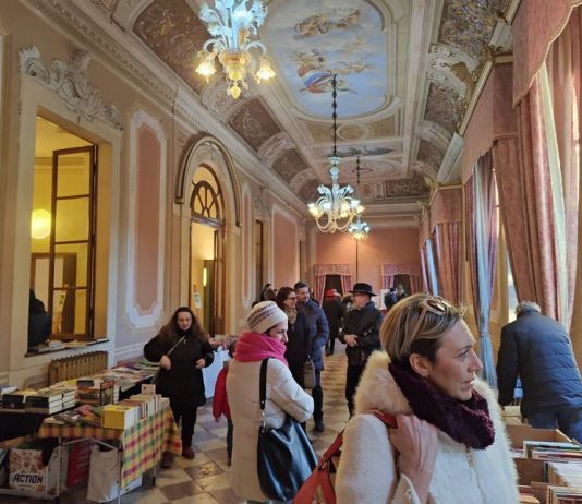 Villa Mirra accoglie migliaia di visitatori: successo per “Libri Sotto i Portici”