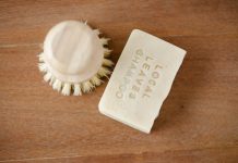 Shampoo solido: come usarlo, conservarlo e scegliere quello giusto per te