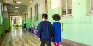 Lombardia, denuncia choc consigliera Treviglio: “Bambino escluso da post scuola perché ha patologia”