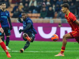 Bonny cade in area, ma Veiga colpisce il pallone: ‘giallo’ rigore in Inter-Lecce