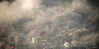 Forti esplosioni nella notte a Caracas, avvertito anche sorvolo di aerei: “Colpita base militare”