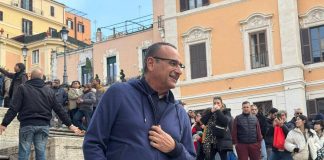 Sanremo, Carlo Conti porta il Festival nel cuore di Roma e gira lo Spot in piazza di Spagna