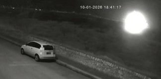 Il bagliore e poi il boato, il video: un meteorite è caduto in Puglia?