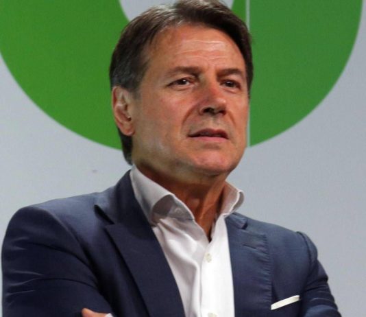 Ucraina, M5S prepara risoluzione: “Stop immediato a fornitura armi”