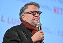 Del Toro commosso ai Palm Springs Awards: “Ho perso mio fratello”