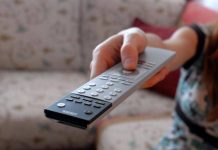 Ascolti tv, 22 gennaio: ‘Don Matteo’ su Rai1 vince prime time e ‘Striscia’ torna al 18.6%